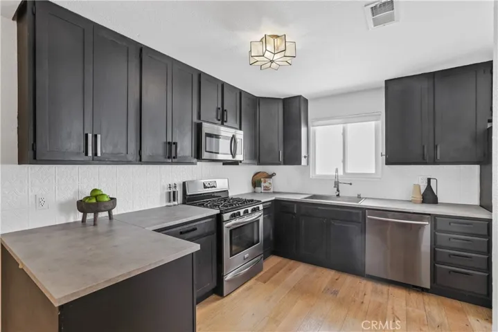 1614 E Palm Avenue, Orange, California 92866