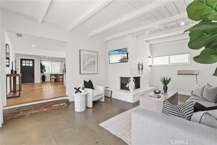 1614 E Palm Avenue, Orange, California 92866