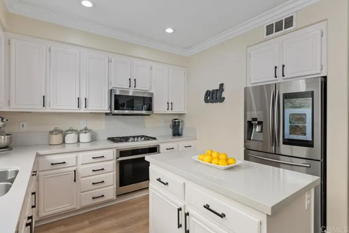 2246 Orange Grove Place, Escondido, California 92027