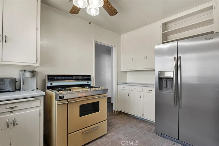 821 S 1st Avenue, Barstow, California 92311