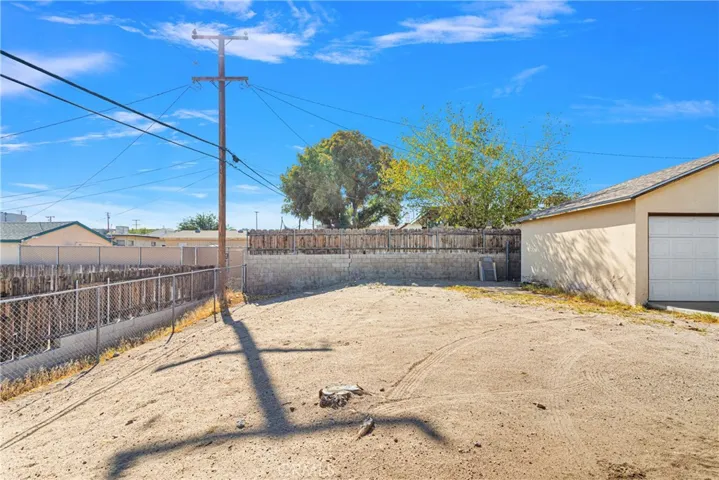 821 S 1st Avenue, Barstow, California 92311
