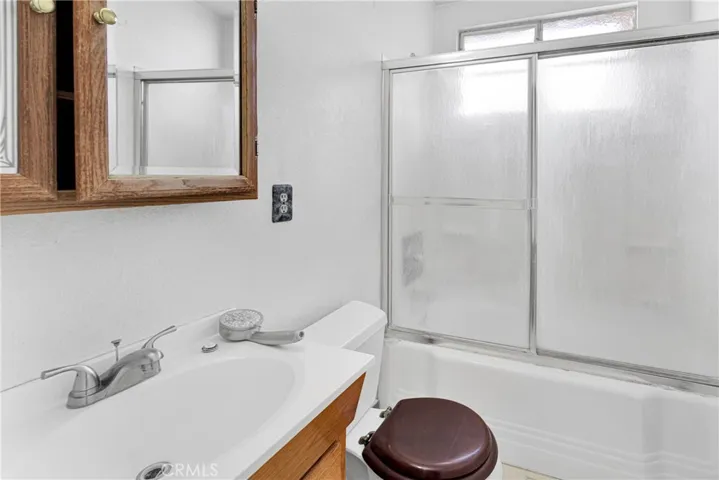 821 S 1st Avenue, Barstow, California 92311