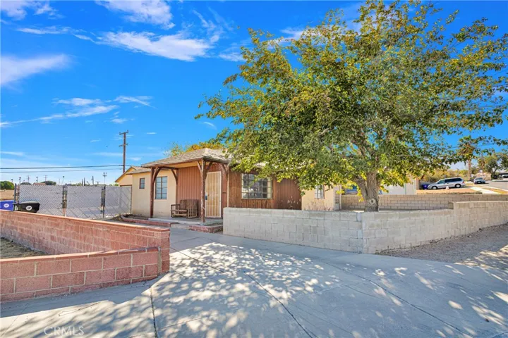 821 S 1st Avenue, Barstow, California 92311