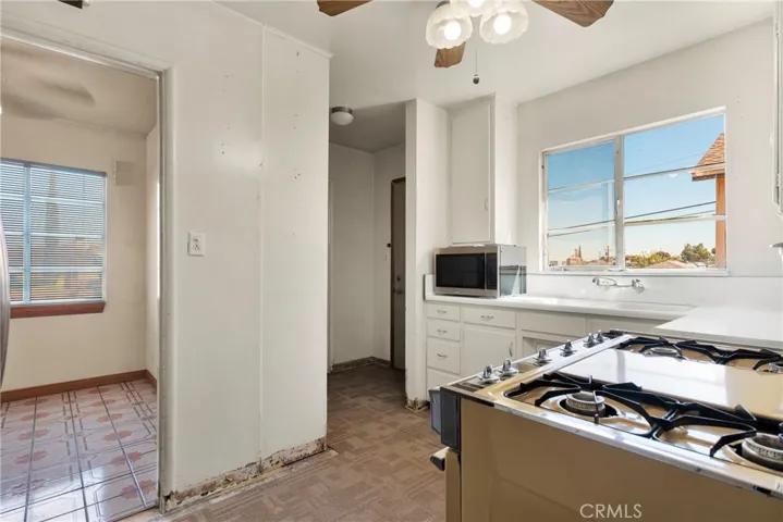 821 S 1st Avenue, Barstow, California 92311