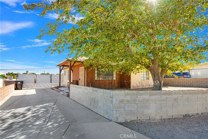 821 S 1st Avenue, Barstow, California 92311