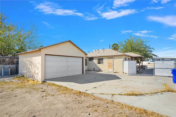 821 S 1st Avenue, Barstow, California 92311