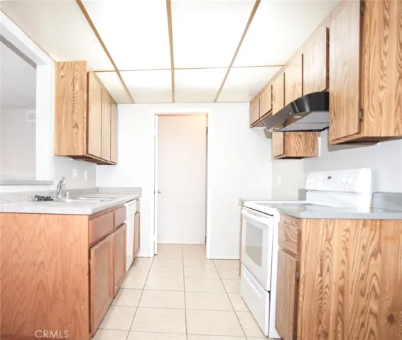 Kitchen w access to In Unit Laundry Room