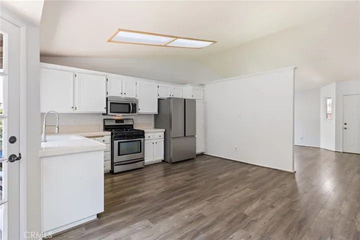 1418 Ripchak Road, Corona, California 92879