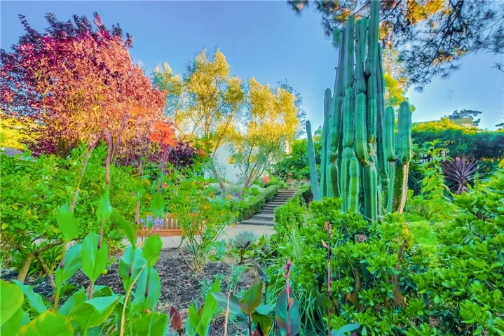 5205 Middlecrest Road, Rancho Palos Verdes, California 90275