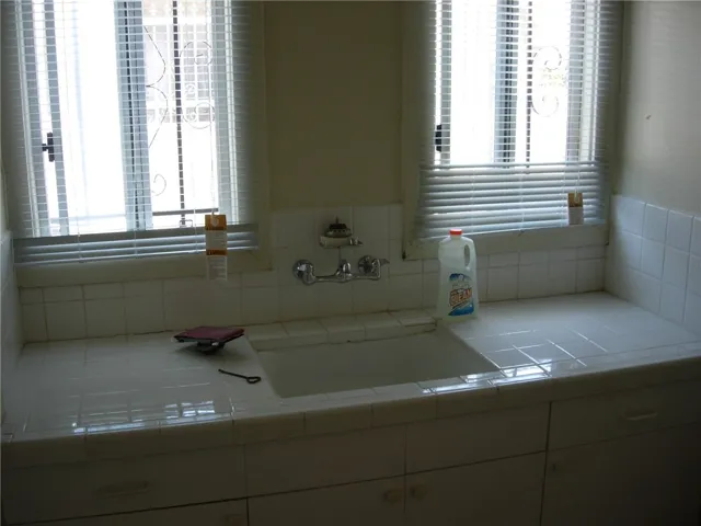1033 W 60th Place, Los Angeles, California 90044