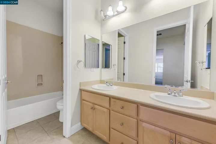 2nd Full Bathroom