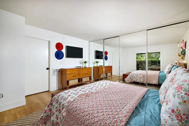 930 Via Mil Cumbres 33, None, California 92075