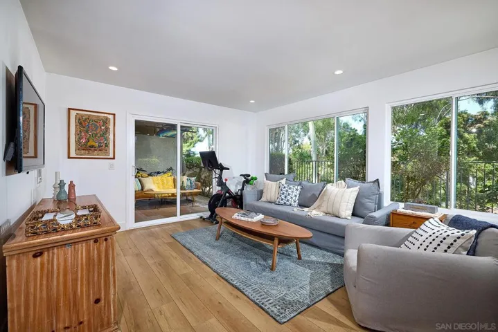 930 Via Mil Cumbres 33, None, California 92075