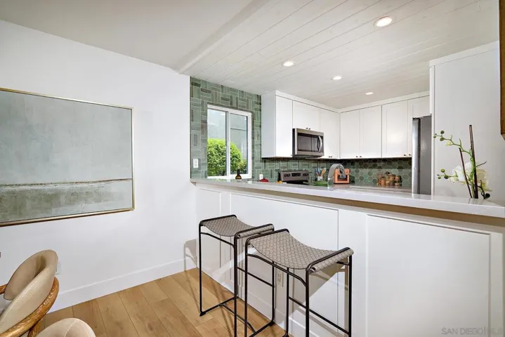 930 Via Mil Cumbres 33, None, California 92075