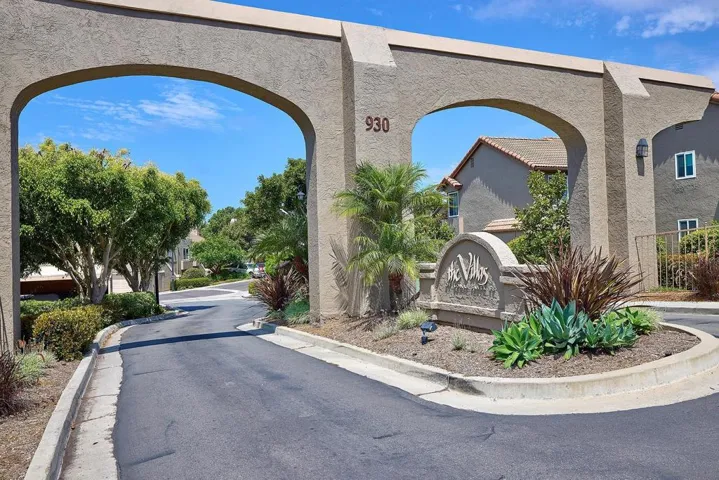 930 Via Mil Cumbres 33, None, California 92075