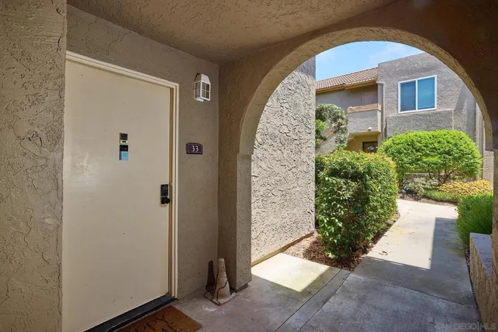 930 Via Mil Cumbres 33, None, California 92075
