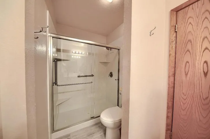 6531 Almondwood Drive, Riverbank, California 95367