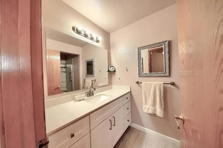 6531 Almondwood Drive, Riverbank, California 95367