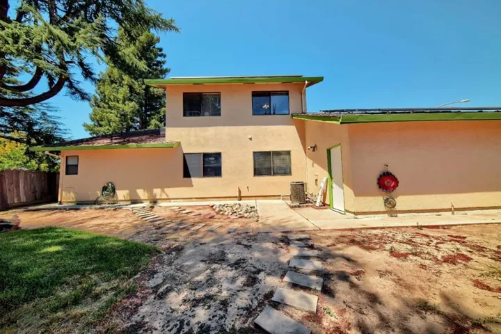 6531 Almondwood Drive, Riverbank, California 95367