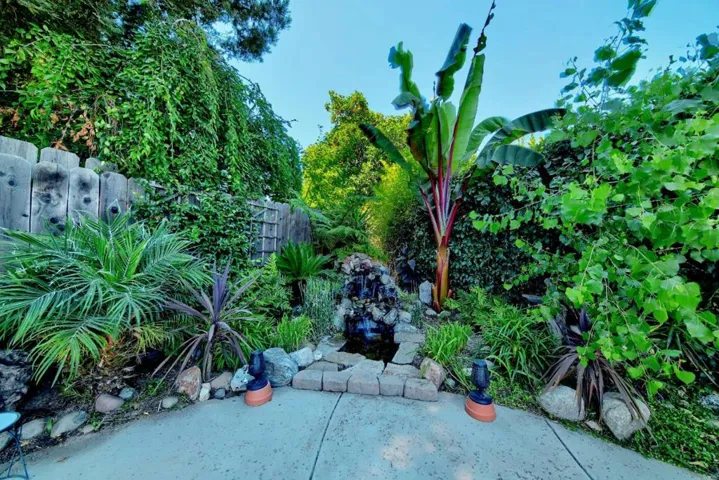 6531 Almondwood Drive, Riverbank, California 95367