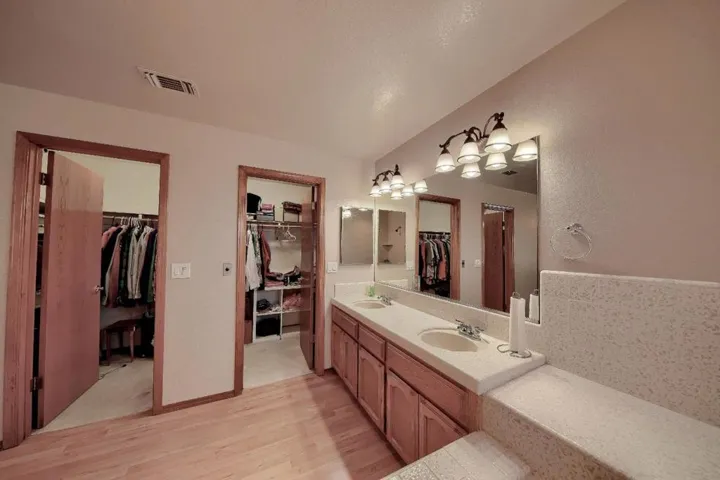 6531 Almondwood Drive, Riverbank, California 95367