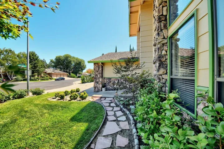 6531 Almondwood Drive, Riverbank, California 95367