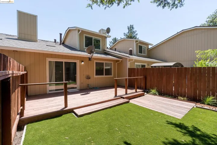 159 Acorn Dr, Petaluma, California 94952