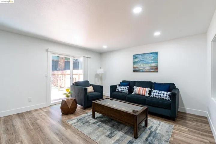 159 Acorn Dr, Petaluma, California 94952