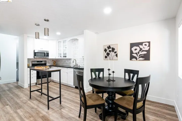 159 Acorn Dr, Petaluma, California 94952