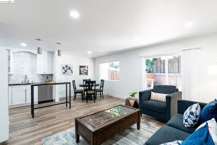 159 Acorn Dr, Petaluma, California 94952