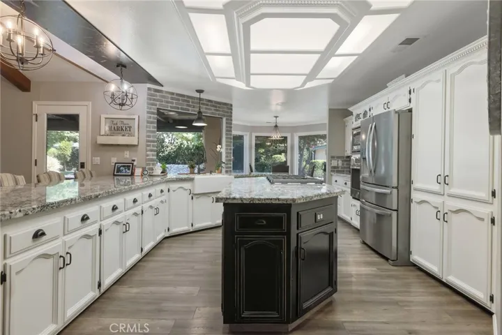 140 E Sunnyside, Visalia, California 93277