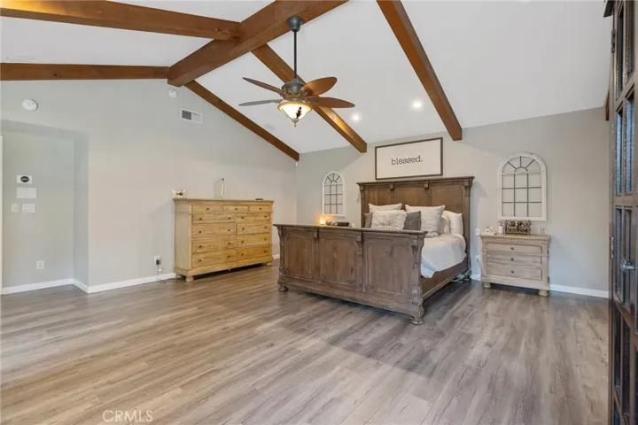 140 E Sunnyside, Visalia, California 93277
