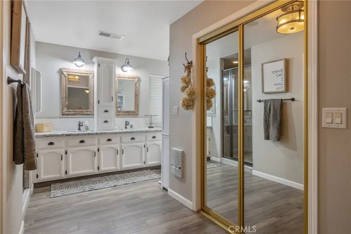 140 E Sunnyside, Visalia, California 93277
