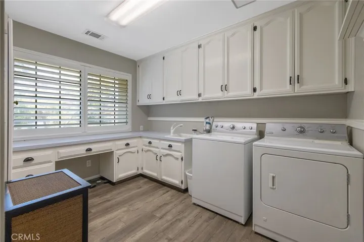 140 E Sunnyside, Visalia, California 93277