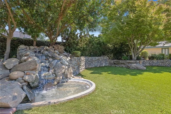 140 E Sunnyside, Visalia, California 93277