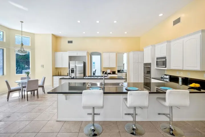 1120 Mansiones Ln, Chula Vista, California 91910
