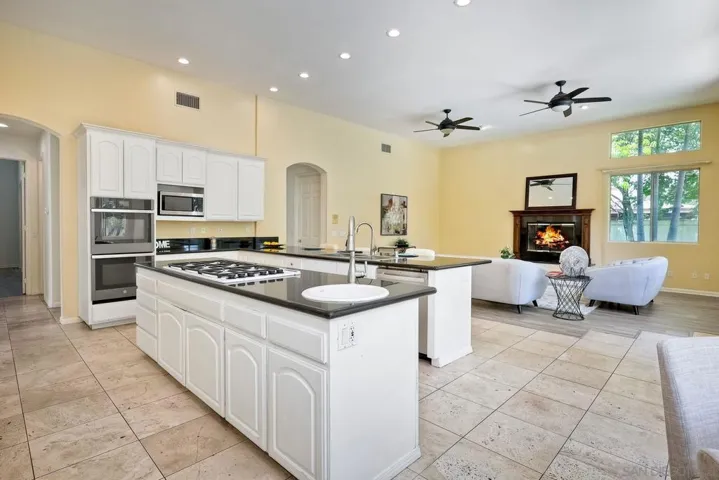 1120 Mansiones Ln, Chula Vista, California 91910