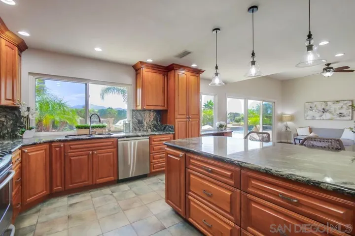 14747 Dash Way, Poway, California 92064