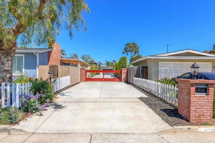 1922 Moreno Street, Oceanside, California 92054