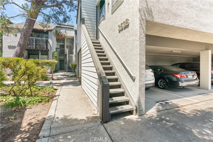 2528 W Macarthur Boulevard B, Santa Ana, California 92704