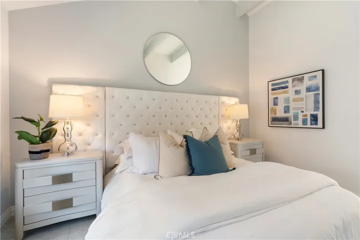 2528 W Macarthur Boulevard B, Santa Ana, California 92704