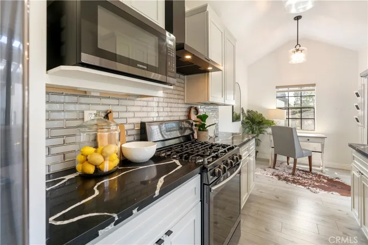 2528 W Macarthur Boulevard B, Santa Ana, California 92704