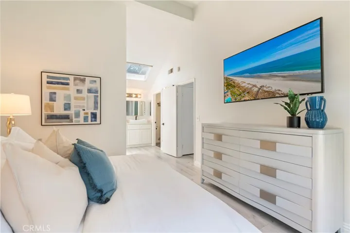2528 W Macarthur Boulevard B, Santa Ana, California 92704