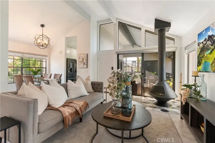 2528 W Macarthur Boulevard B, Santa Ana, California 92704