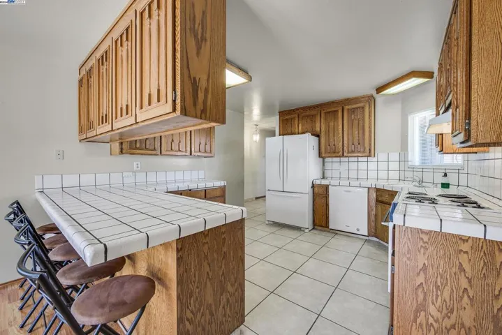 13857 Tortuga Rd, San Leandro, California 94577