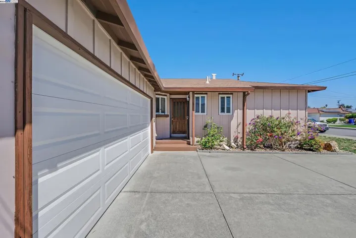 13857 Tortuga Rd, San Leandro, California 94577