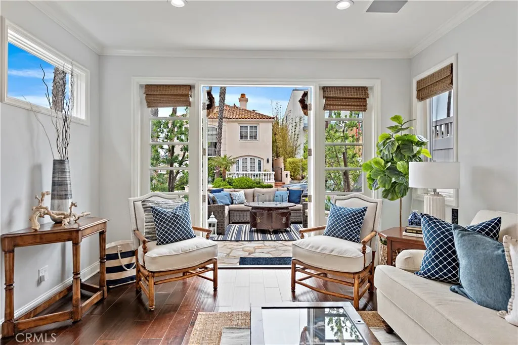 315 Goldenrod Avenue, Corona Del Mar, California 92625, 4 Bedrooms Bedrooms, ,4 BathroomsBathrooms,Residential Lease,For Rent,Goldenrod,NP24146453