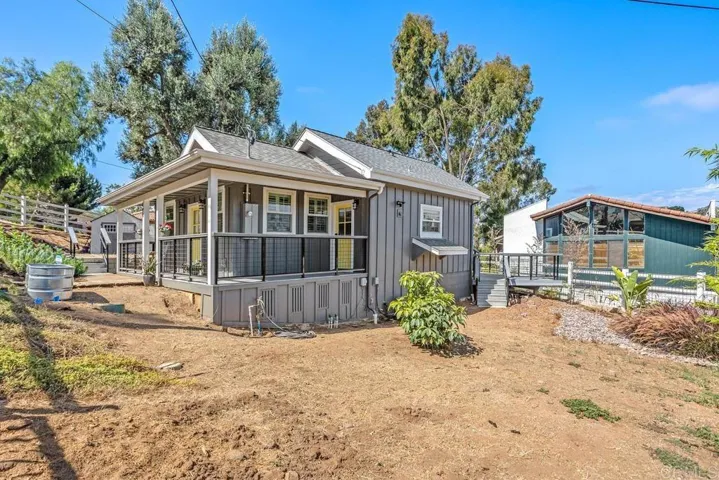 129 S Vine Street, Fallbrook, California 92028