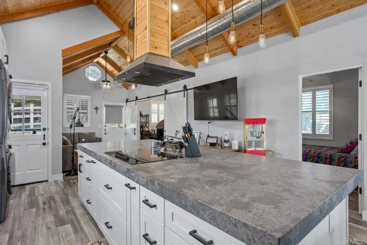 129 S Vine Street, Fallbrook, California 92028