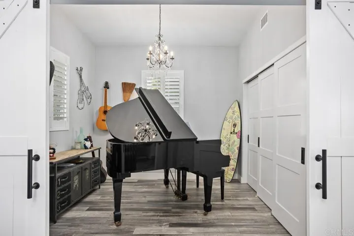 129 S Vine Street, Fallbrook, California 92028